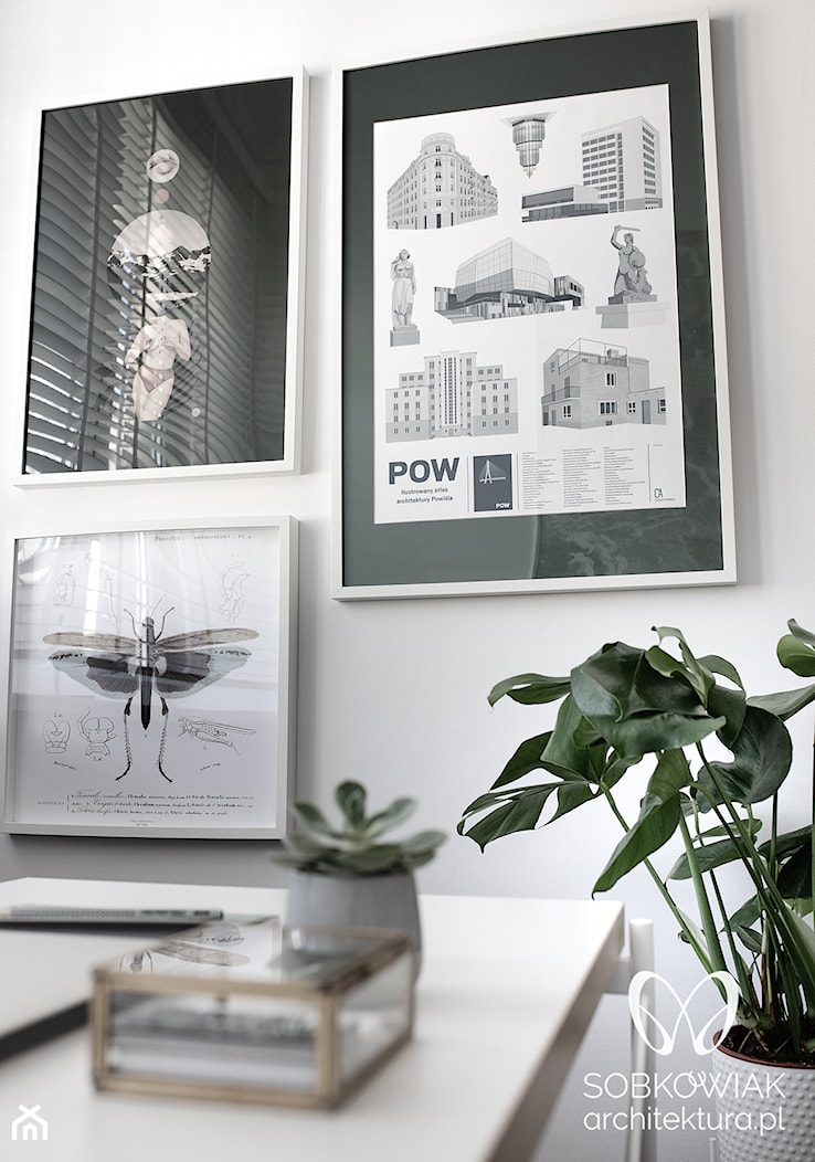 Małe biuro na Warszawskiem Powiślu, plakaty w biurze - zdjęcie od Sobkowiak Architektura - Homebook