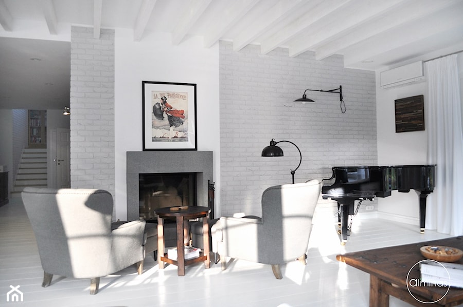 Dom w stylu skandynawskim - Średni biały szary salon z jadalnią, styl skandynawski - zdjęcie od ALMINAS WNĘTRZA