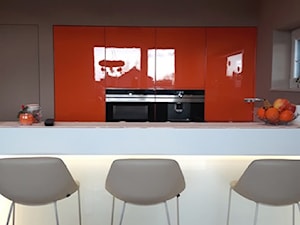 Radość i witalność ciepłych kolorów - Kuchnia, styl nowoczesny - zdjęcie od ALMINAS WNĘTRZA