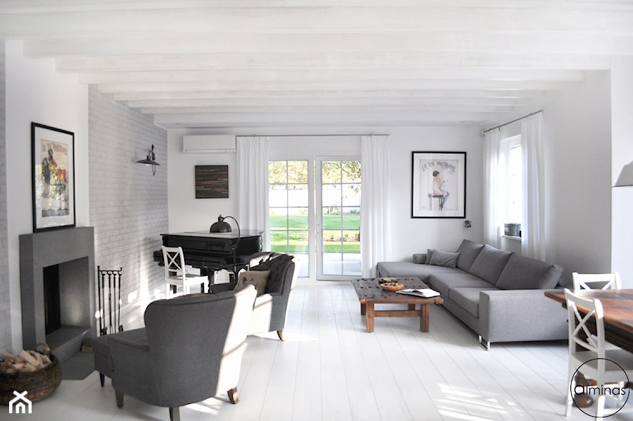 Dom w stylu skandynawskim - Duży szary salon z jadalnią, styl skandynawski - zdjęcie od ALMINAS WNĘTRZA