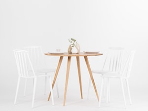 Okrągły stół dębowy do jadalni, styl skandynawski - zdjęcie od Mo Woodwork