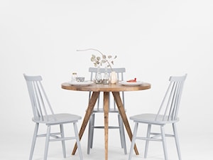 Okrągły rustykalny stół dębowy w stylu skandynawskim - zdjęcie od Mo Woodwork