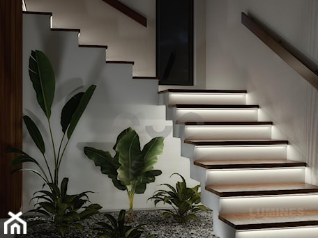 Aranżacje wnętrz - Schody: Nowoczesne schody z oświetleniem LED - Lumines Lighting. Przeglądaj, dodawaj i zapisuj najlepsze zdjęcia, pomysły i inspiracje designerskie. W bazie mamy już prawie milion fotografii!