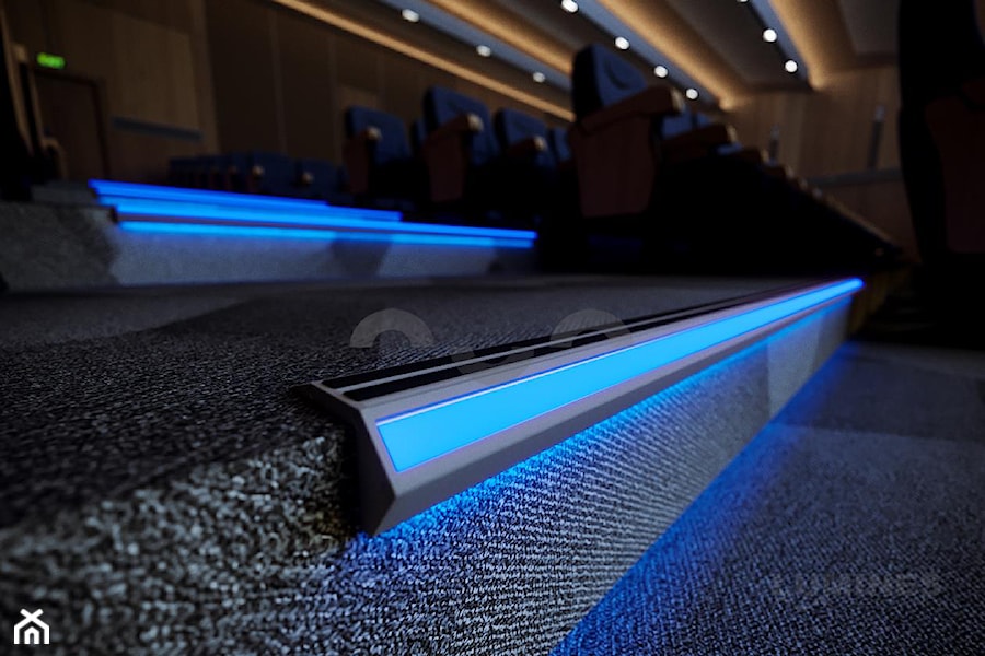 Schody z oświetleniem LED - zdjęcie od Lumines Lighting