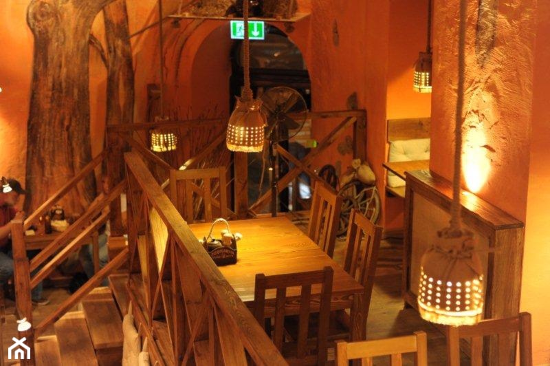 Restauracja w Poznaniu jeszcze pod nazwą Pierogarnia Stary Młyn - zdjęcie od ACREATIVA Architektura wnętrz