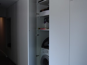 Małe mieszkanko w męskim stylu - Hol / przedpokój, styl minimalistyczny - zdjęcie od eldevision