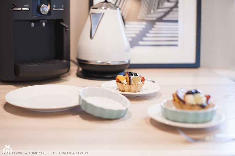 Pomysł na małe i funkcjonalne wnętrze - Kuchnia - zdjęcie od eldevision