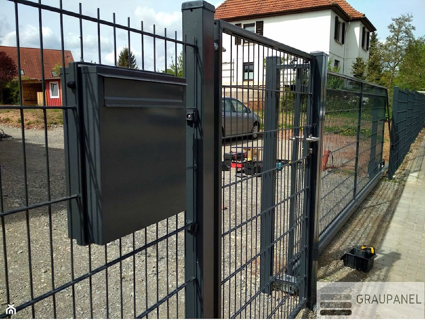 Ogrodzenie - panele ogrodzeniowe - zdjęcie od Graupanel - bramy, ogrodzenia i automatyka - Homebook