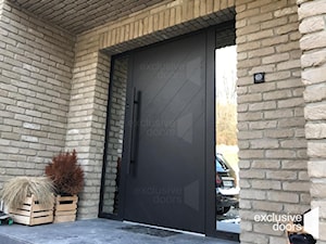 Drzwi wejściowe ze szkłem relfeks - zdjęcie od exclusvie doors - drzwi zewnętrzne aluminiowe