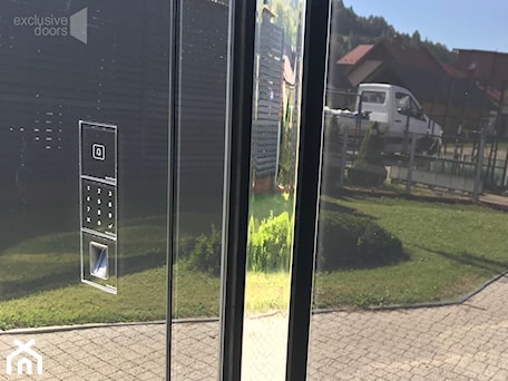 Aranżacje wnętrz - : - exclusvie doors - drzwi zewnętrzne aluminiowe . Przeglądaj, dodawaj i zapisuj najlepsze zdjęcia, pomysły i inspiracje designerskie. W bazie mamy już prawie milion fotografii!