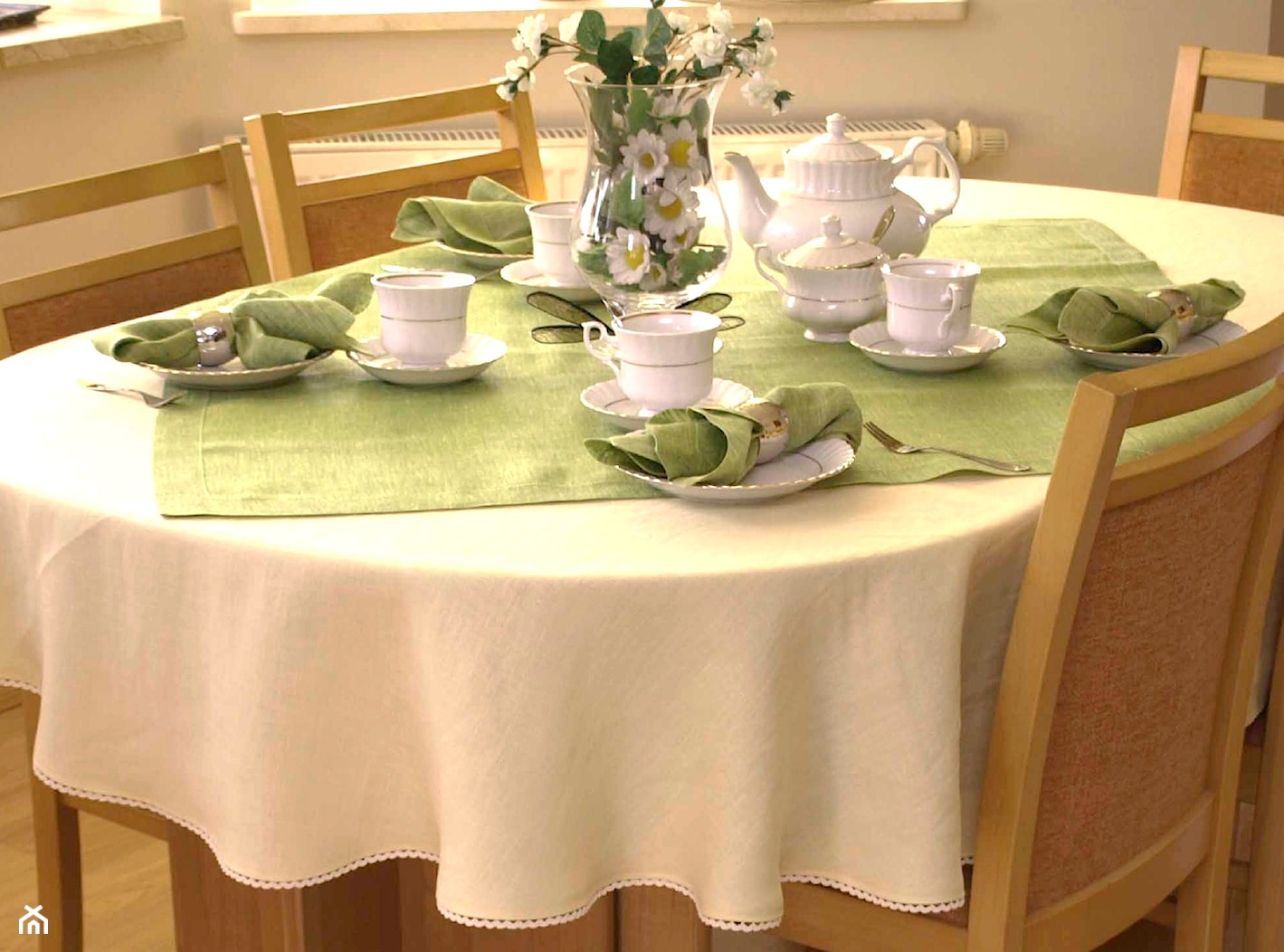 Lniane nakrycie stołu na Wielkanoc. - zdjęcie od Sławka Michałowska - Homebook