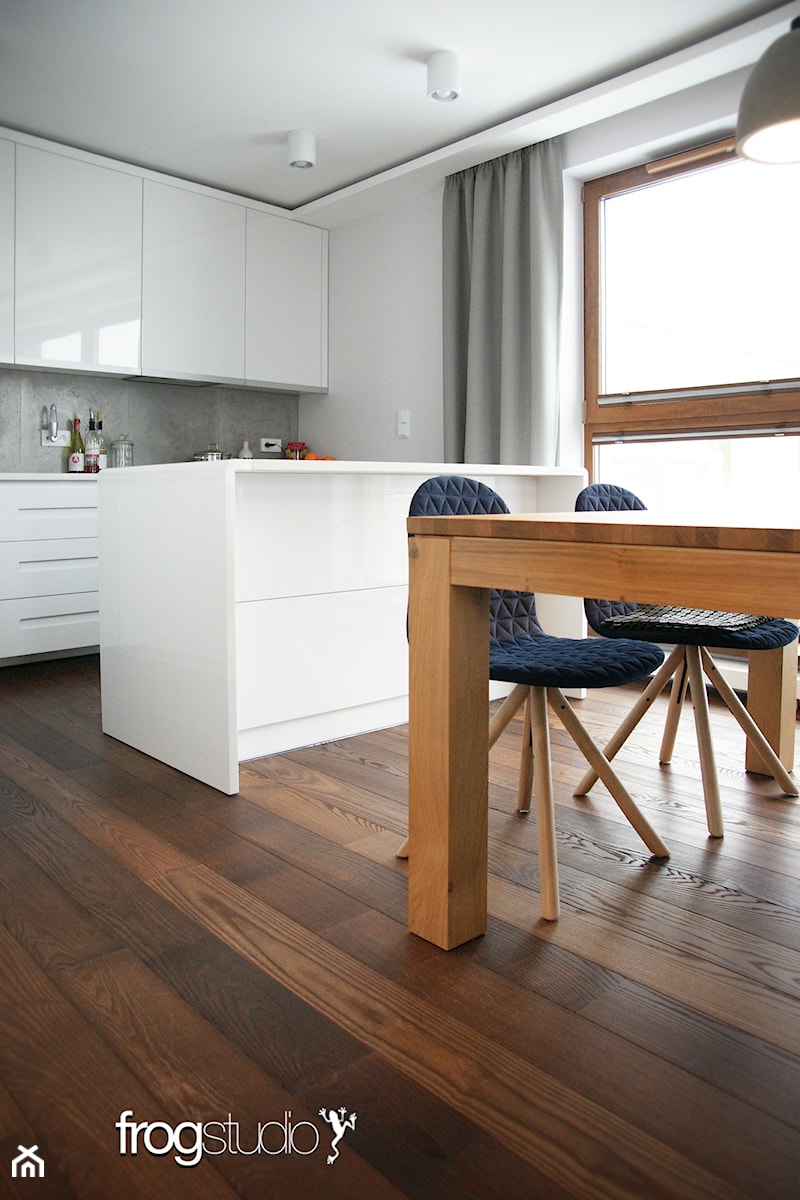 w_15_mieszkanie na ostatnim piętrze - Kuchnia, styl nowoczesny - zdjęcie od frog:studio