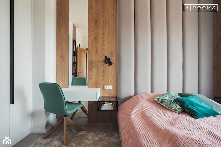 Sypialnia master w rodzinnym apartamencie na gdańskim Garnizonie - zdjęcie od 4Rooms Studio
