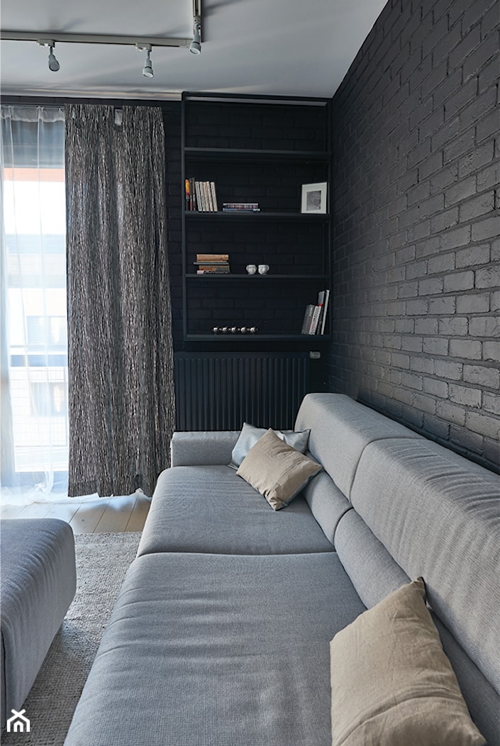 M01 - Mały czarny salon, styl industrialny - zdjęcie od SOLI Architekci - Homebook