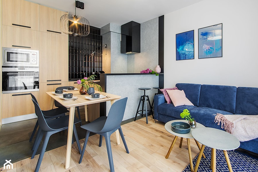 Apartament na wynajem_Gdańsk Zaspa - Średni biały salon z kuchnią z jadalnią, styl nowoczesny - zdjęcie od Kowalczyk Gajda Studio Projektowe