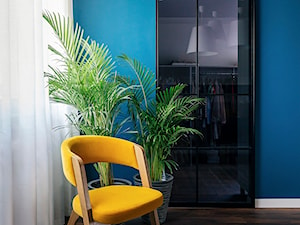 niebieski, żółty, szklane drzwi - zdjęcie od Kowalczyk Gajda Studio Projektowe