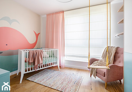 Mieszkanie Gdańsk Niepołomicka - Średni biały pokój dziecka dla niemowlaka dla dziewczynki, styl tradycyjny - zdjęcie od Kowalczyk Gajda Studio Projektowe