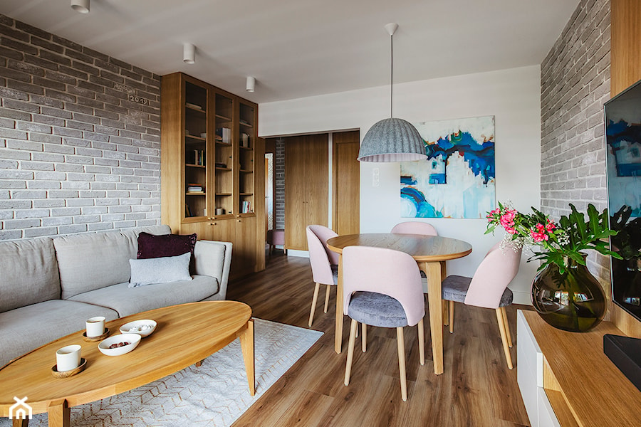 Mieszkanie na Helu - Średni biały szary salon z jadalnią, styl nowoczesny - zdjęcie od Kowalczyk Gajda Studio Projektowe