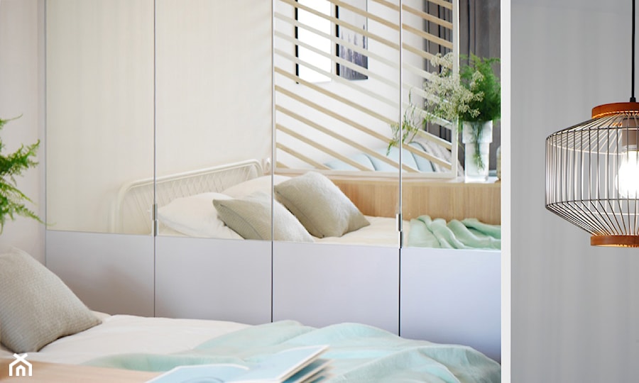 Mieszkanie Zajezdnia Wrzeszcz - Mała biała szara sypialnia, styl skandynawski - zdjęcie od Kowalczyk Gajda Studio Projektowe