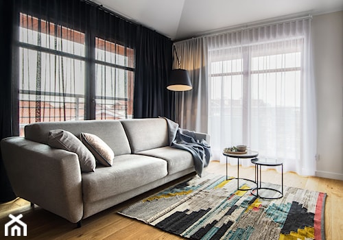 Apartament Gdańsk Jelitkowo - Mały beżowy czarny salon, styl nowoczesny - zdjęcie od Kowalczyk Gajda Studio Projektowe