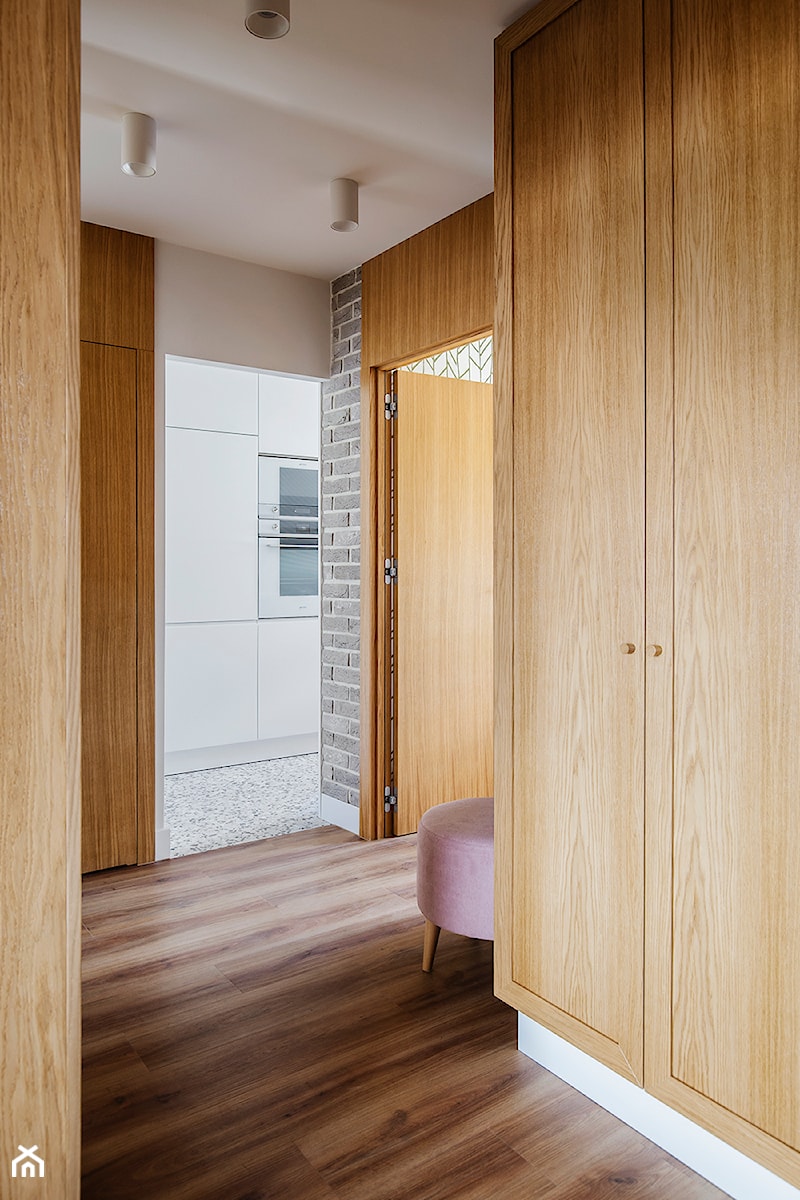 Mieszkanie na Helu - Hol / przedpokój, styl nowoczesny - zdjęcie od Kowalczyk Gajda Studio Projektowe