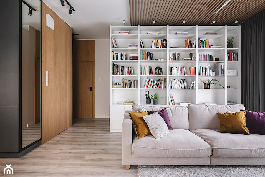 Apartament w Gdyni - Mały biały czarny salon, styl nowoczesny - zdjęcie od Kowalczyk Gajda Studio Projektowe