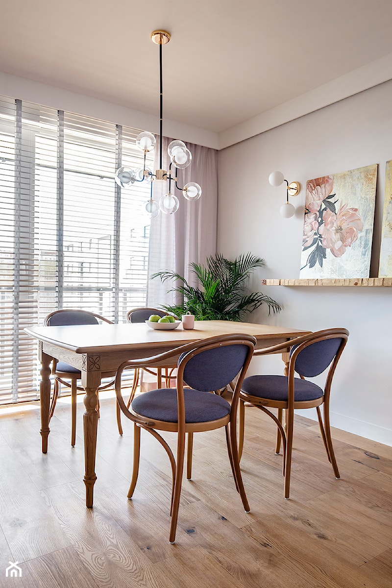 Mieszkanie Gdańsk Niepołomicka - Średnia biała jadalnia jako osobne pomieszczenie, styl tradycyjny - zdjęcie od Kowalczyk Gajda Studio Projektowe