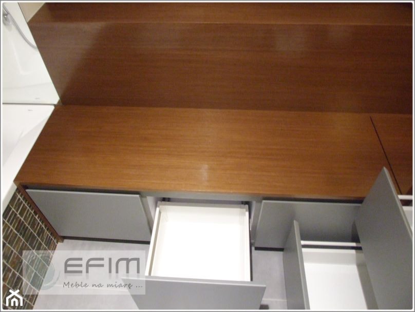 szuflady w zabudowie łazienkowej - zdjęcie od EFIM_meble na miarę