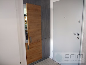 zabudowa lodówki w małym mieszkaniu - zdjęcie od EFIM_meble na miarę