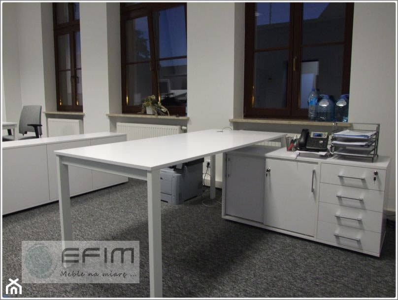 biurko z szafką podporową - zdjęcie od EFIM_meble na miarę - Homebook