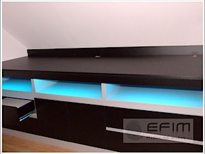 szafka - komoda w pokoju ze skosem z oświetleniem LED RGB - zdjęcie od EFIM_meble na miarę