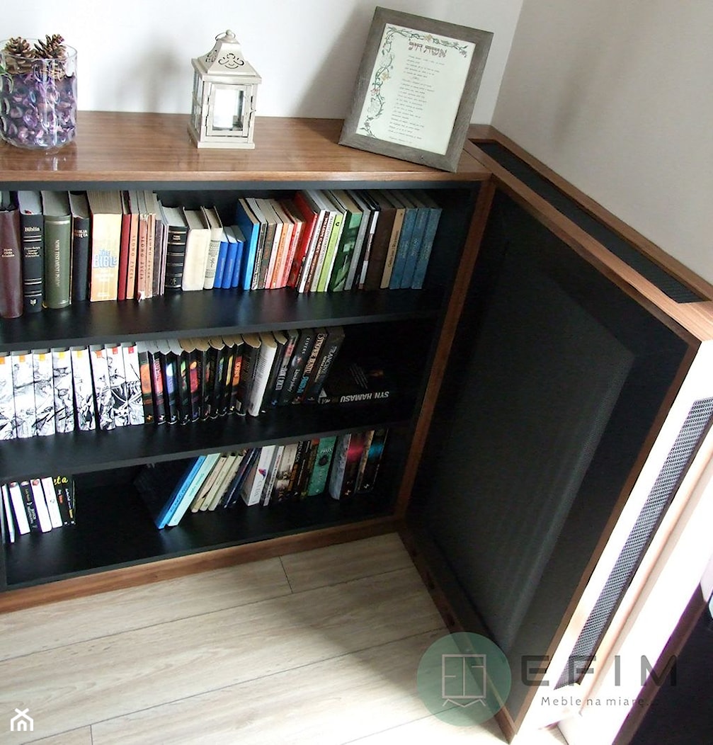 Komoda biblioteczna do salonu z zabudową grzejnika - zdjęcie od EFIM_meble na miarę - Homebook