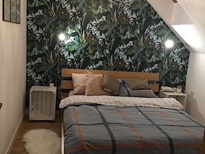 Metamorfoza sypialni na poddaszu - Średnia biała sypialnia na poddaszu, styl skandynawski - zdjęcie od Nats&Mats