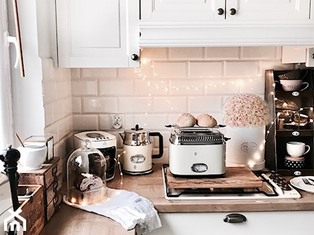 Aranżacje wnętrz - Kuchnia: Kolekcja Retro Vintage Cream - Russell Hobbs. Przeglądaj, dodawaj i zapisuj najlepsze zdjęcia, pomysły i inspiracje designerskie. W bazie mamy już prawie milion fotografii!