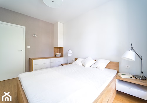 FOTOGRAFIA WNETRZ GDANSK - Średnia biała szara sypialnia, styl nowoczesny - zdjęcie od FOTOGRAFIA WNĘTRZ GDAŃŚK