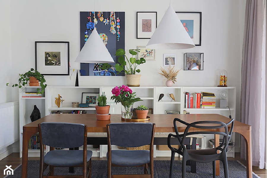 Dom jednorodzinny - Średnia biała jadalnia jako osobne pomieszczenie - zdjęcie od Strewberry Field Studio