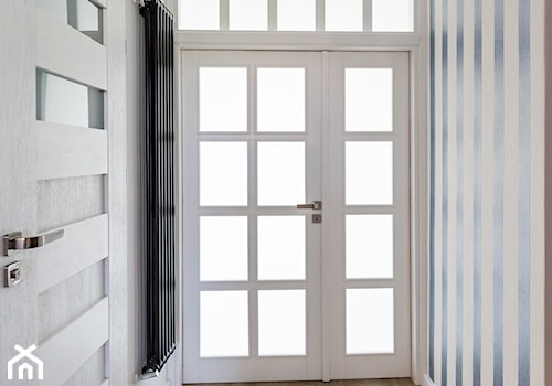 MIESZKANIE - KRAKÓW - GROTTGERA - Średni biały niebieski hol / przedpokój, styl rustykalny - zdjęcie od ARCHITEKTURA WNĘTRZ ALEKSANDRA MICHALAK