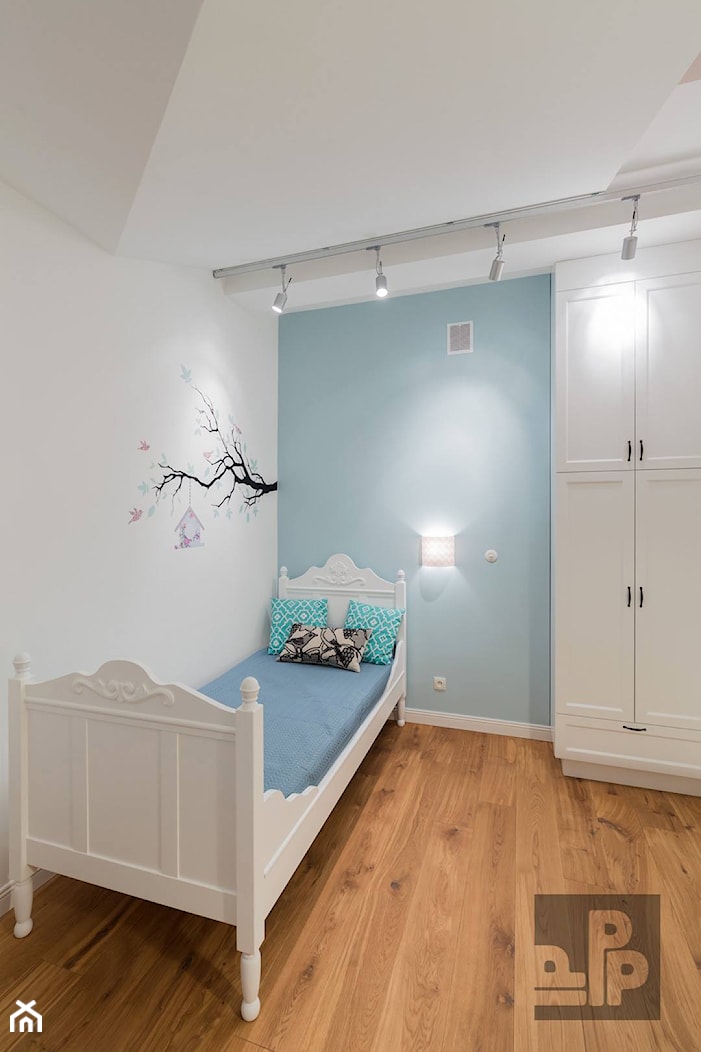 DOM - KRAKÓW - GOETLA - Mały biały niebieski pokój dziecka dla dziecka dla nastolatka dla chłopca dla dziewczynki - zdjęcie od ARCHITEKTURA WNĘTRZ ALEKSANDRA MICHALAK - Homebook