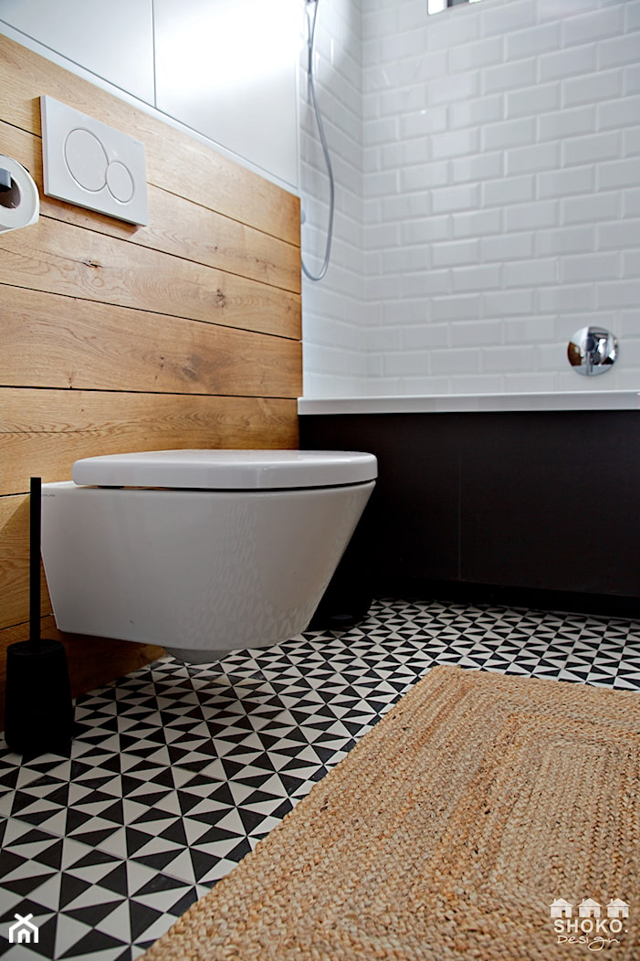 100% organic - Mała na poddaszu bez okna łazienka, styl skandynawski - zdjęcie od SHOKO.design - Homebook