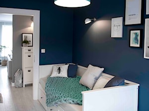 Riviera of blue - Średni niebieski pokój dziecka dla nastolatka dla chłopca, styl skandynawski - zdjęcie od SHOKO.design