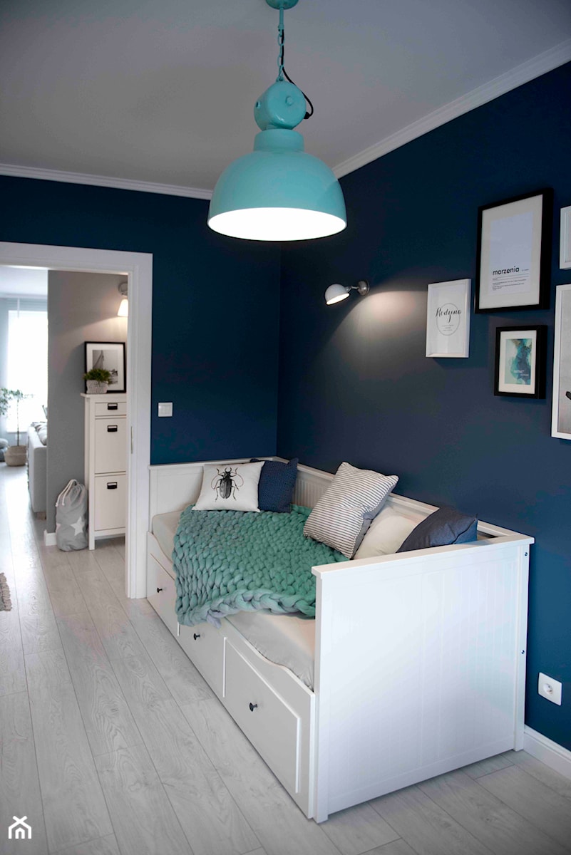 Riviera of blue - Średni niebieski pokój dziecka dla nastolatka dla chłopca, styl skandynawski - zdjęcie od SHOKO.design