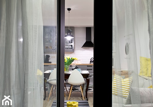 HOLE to another Universe - Średni biały salon z kuchnią z jadalnią, styl nowoczesny - zdjęcie od SHOKO.design
