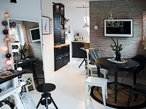 biuro SHOKO.design - Mała biała brązowa jadalnia w salonie, styl skandynawski - zdjęcie od SHOKO.design