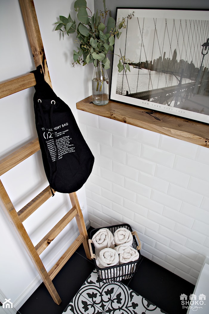 Creme de la creme - Mała na poddaszu bez okna łazienka, styl skandynawski - zdjęcie od SHOKO.design - Homebook