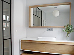 Creme de la creme - Mała bez okna z punktowym oświetleniem łazienka, styl nowoczesny - zdjęcie od SHOKO.design