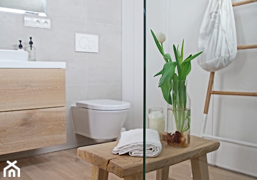 100% organic - Mała łazienka z oknem, styl minimalistyczny - zdjęcie od SHOKO.design