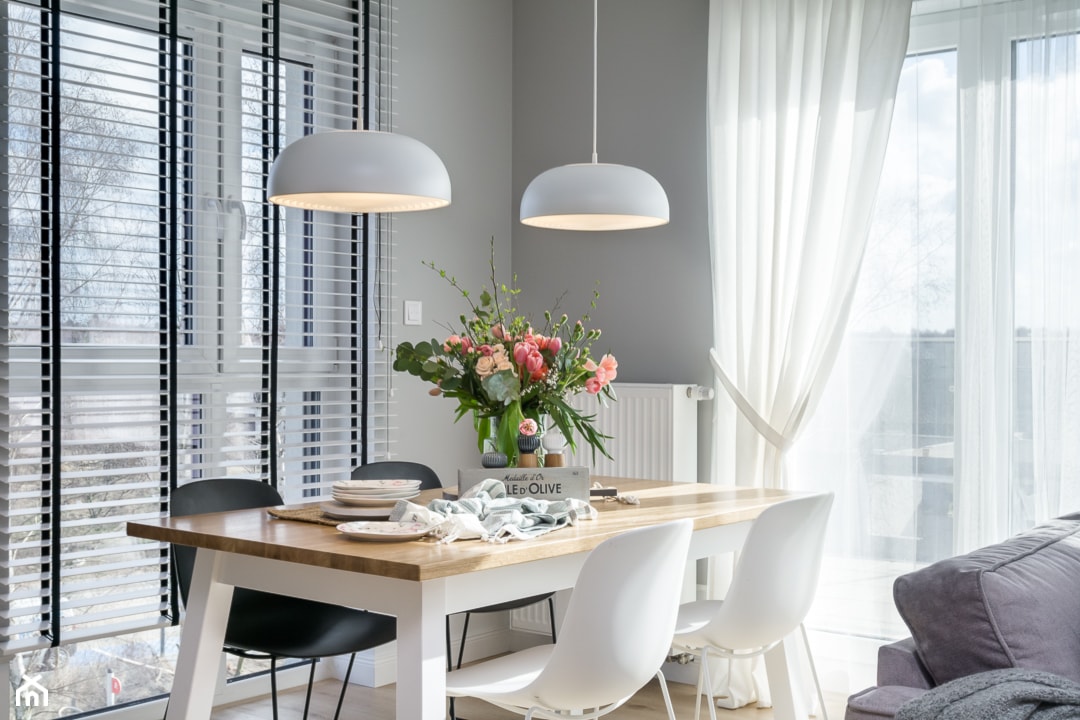 Gray pudding - Średnia biała szara jadalnia w salonie, styl skandynawski - zdjęcie od SHOKO.design - Homebook