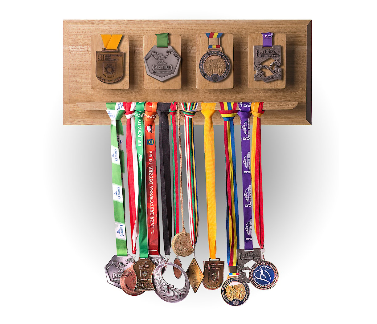 Wieszak na medale, ekspozycja medali. - Salon, styl tradycyjny - zdjęcie od GregSarna - Homebook