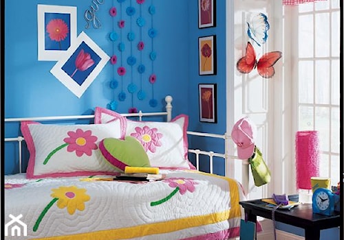 Inspiracje - Mały biały niebieski pokój dziecka dla dziecka dla nastolatka dla dziewczynki - zdjęcie od Command Inspiracje