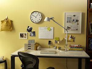 Inspiracje - Średnie żółte biuro - zdjęcie od Command Inspiracje
